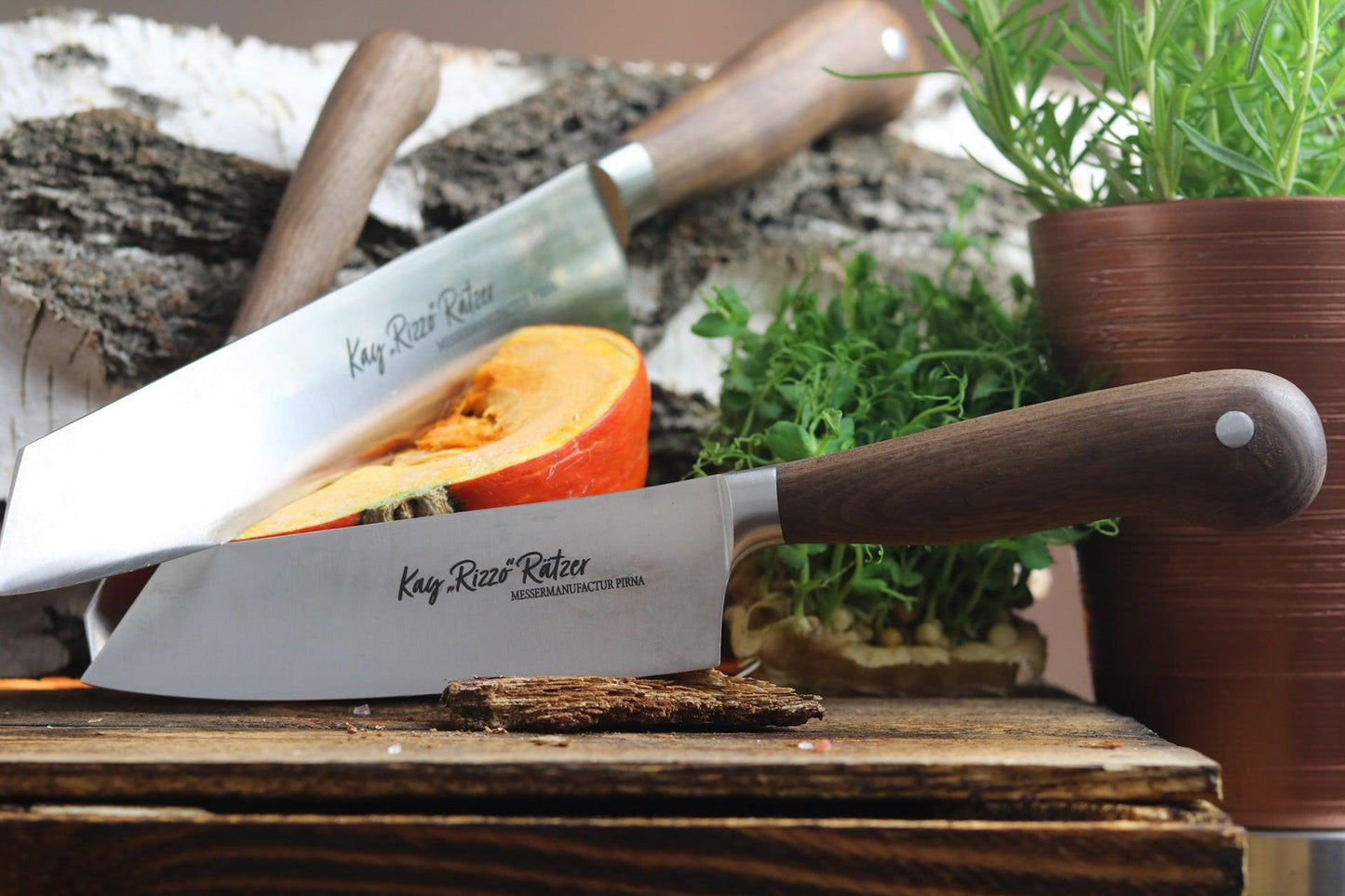 Kochmesser "Sue" I handgefertigt I Griff aus hochwertigem Nussbaumholz I Klingenlänge 16cm - Cucinata